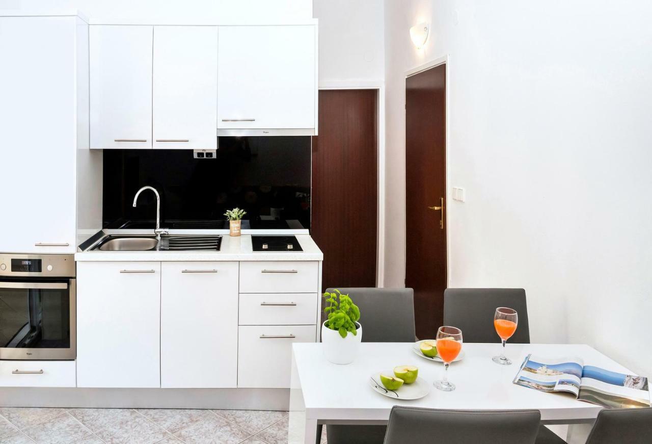 Apartmani Lucica Mimice Esterno foto